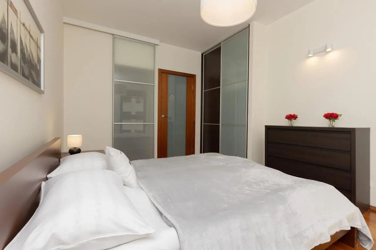 Apartment With Study Powstancow Slaskich By Noclegi Renters Warsaw 0*,